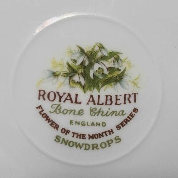 Royal Albert January Teacup and Saucer Snowdrops - Picture 7 of 8